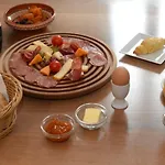 Old Parish House 4*