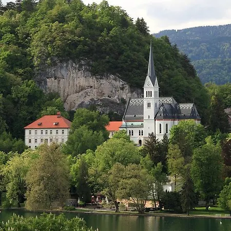 Alojamento de Acomodação e Pequeno-almoço Old Parish House Bled
