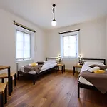 أولد باريش هاوس بليد