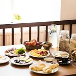 לינה וארוחת בוקר Old Parish House