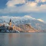 לינה וארוחת בוקר Old Parish House בלד