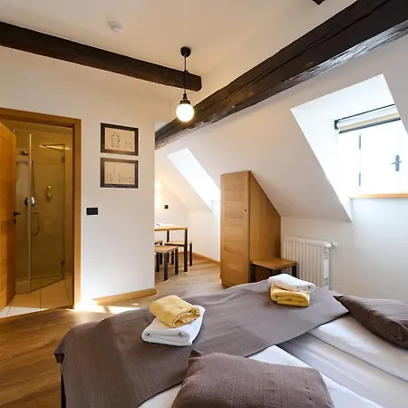 Old Parish House 4*