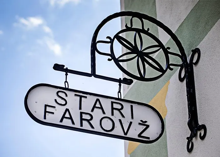 Old Parish House Nočitev z zajtrkom