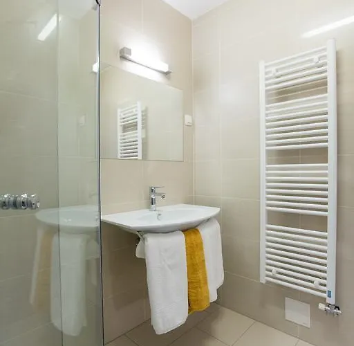 Nočitev z zajtrkom Old Parish House 4*